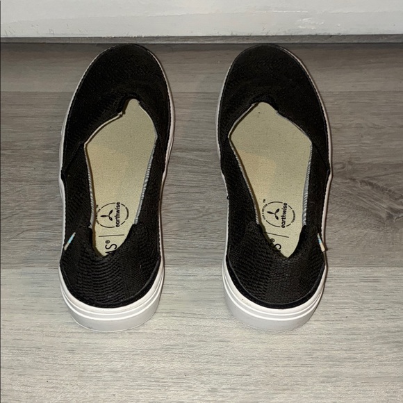 TOMS Earthwise Black Slip-On Sneakers – Women’s Size 6 - Picture 4 of 7